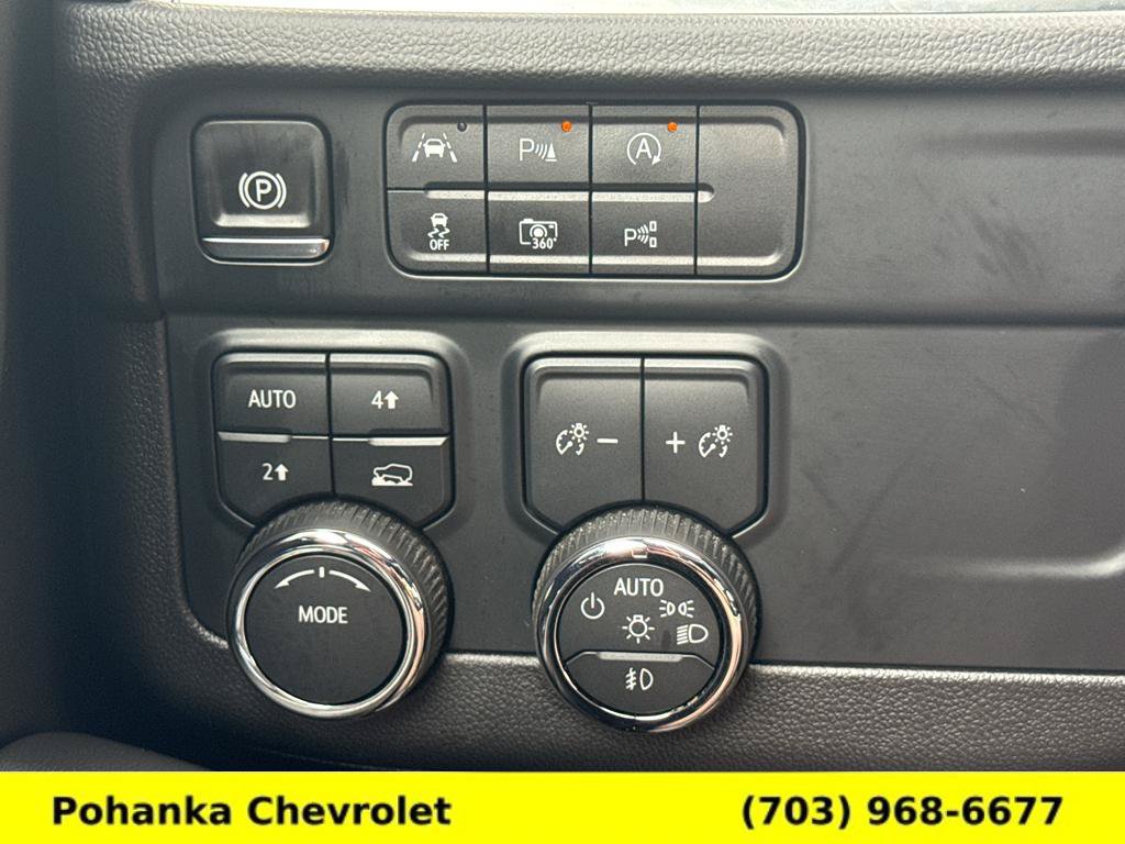 Certified 2025 Chevrolet Suburban Premier AWD/4WD image 18