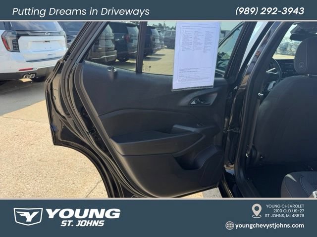 Certified 2024 Chevrolet Trax RS w/ Sunroof Package FWD image 33