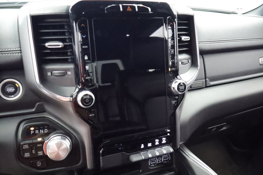 Used 2024 RAM 1500 Laramie AWD/4WD image 31