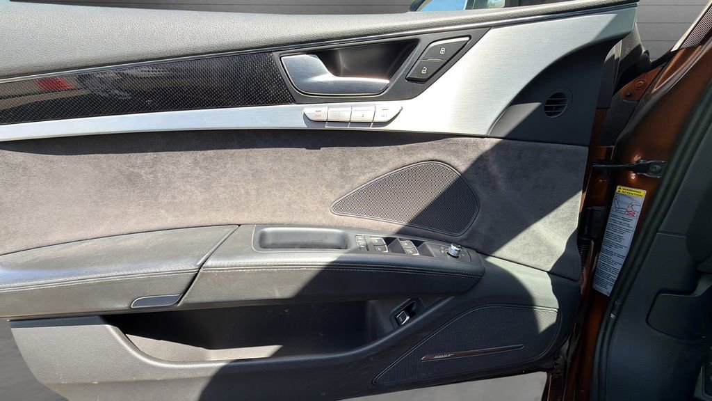 Used 2014 Audi S8 AWD/4WD image 21