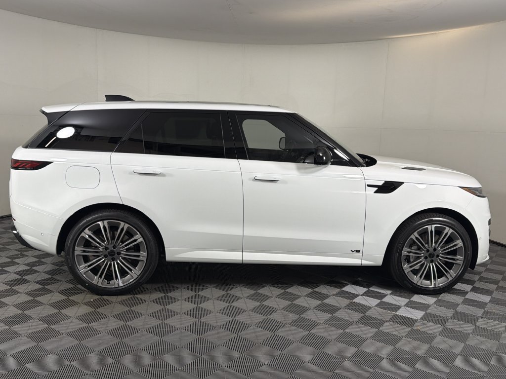 New 2027 Land Rover Range Rover Sport Dynamic SE AWD/4WD image 11