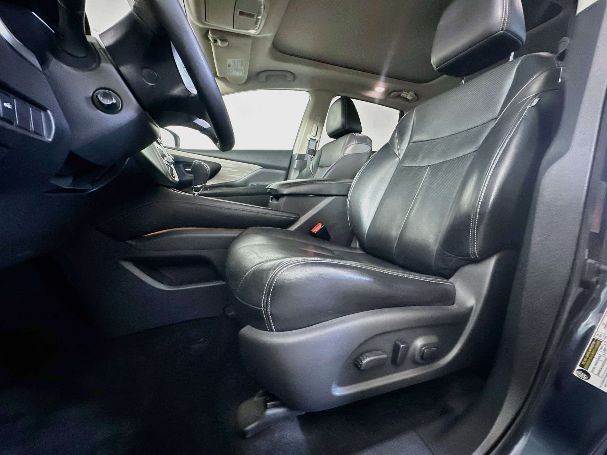 Used 2016 Nissan Murano Platinum w/ Platinum Technology Package FWD image 13
