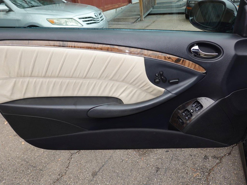 Used 2007 Mercedes-Benz CLK 550 2dr Cabriolet 5.5L image 15