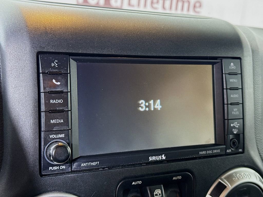 Used 2017 Jeep Wrangler Unlimited Sahara w/ Connectivity Group image 6