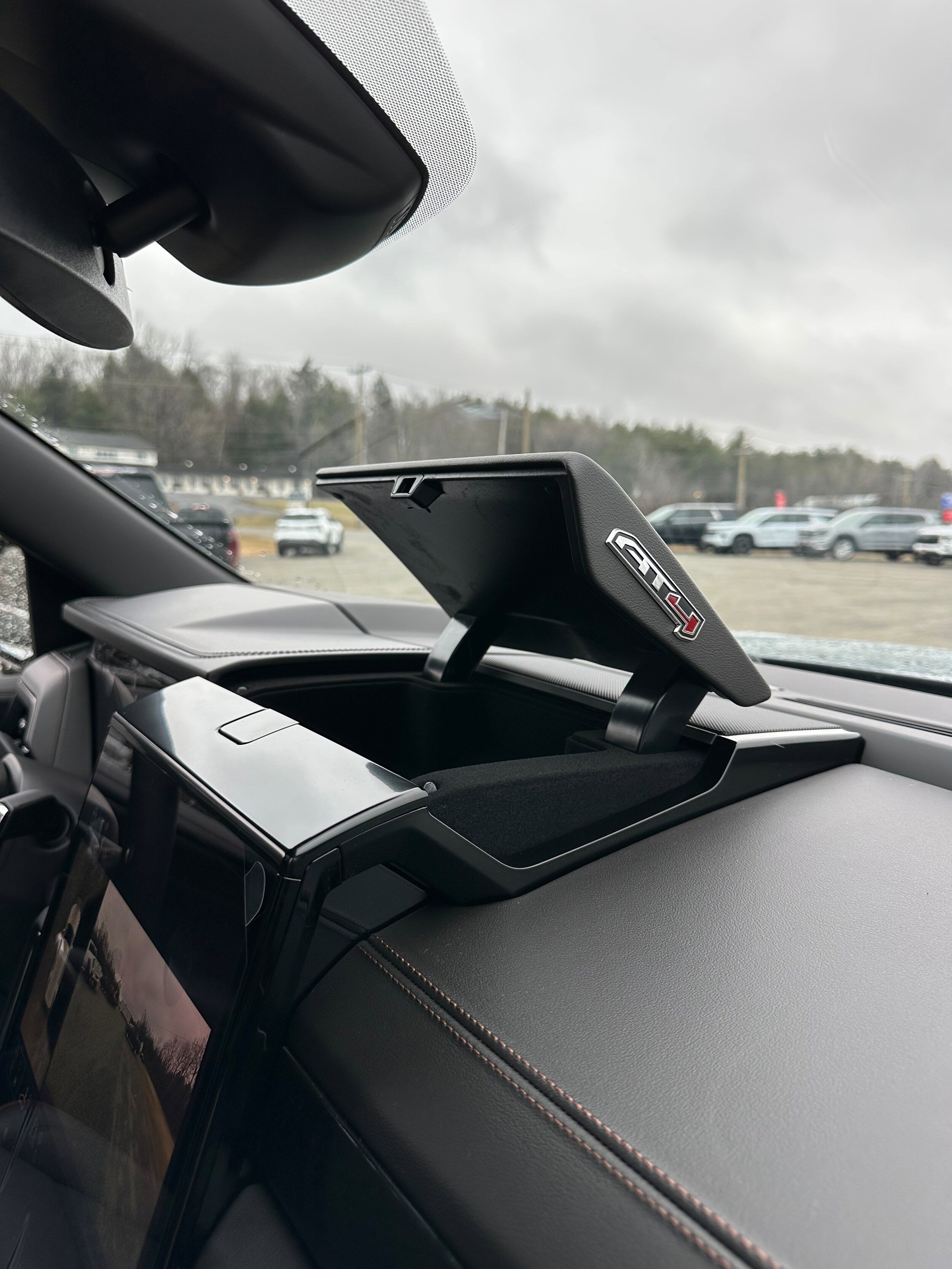 New 2026 GMC Yukon AT4 w/ LPO, Floor Liner Package AWD/4WD image 27