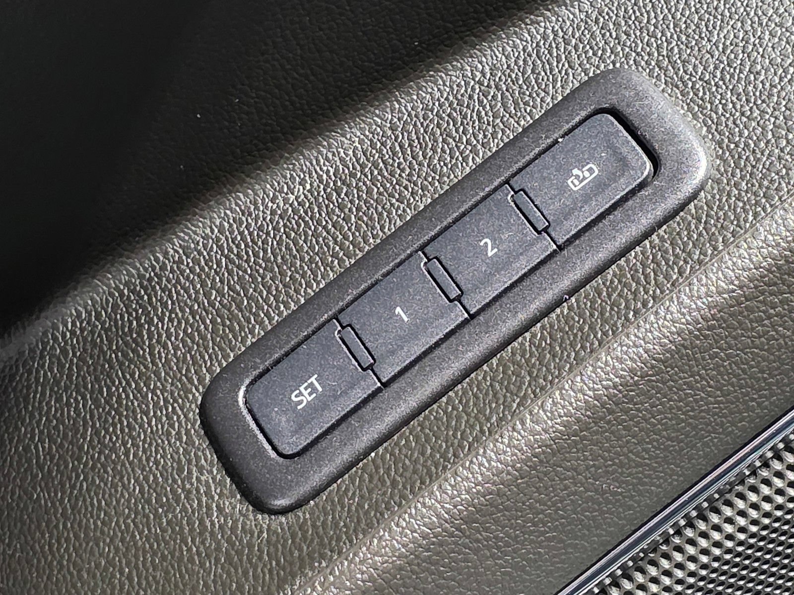 Used 2019 Chevrolet Tahoe LT RWD image 23