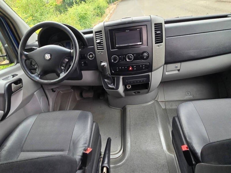 Used 2008 Dodge Sprinter 2500 w/ Accessory Group RWD image 12