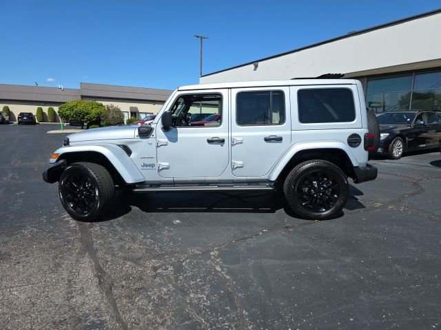 Used 2023 Jeep Wrangler Unlimited Sahara w/ Cold Weather Group image 3