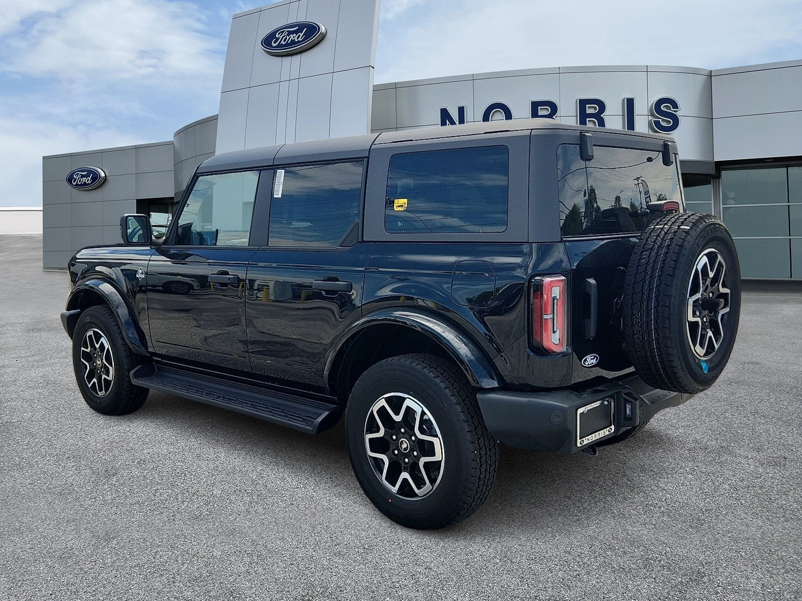 New 2026 Ford Bronco Outer Banks AWD/4WD image 3