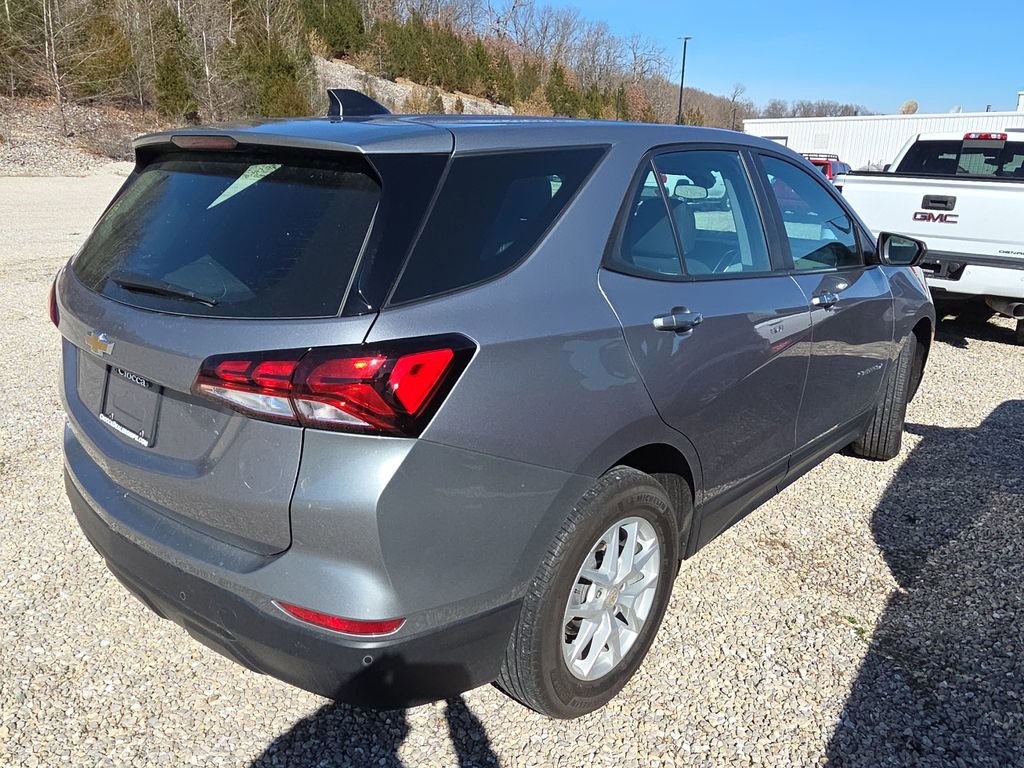 Used 2023 Chevrolet Equinox LS w/ Driver Confidence II Package image 6