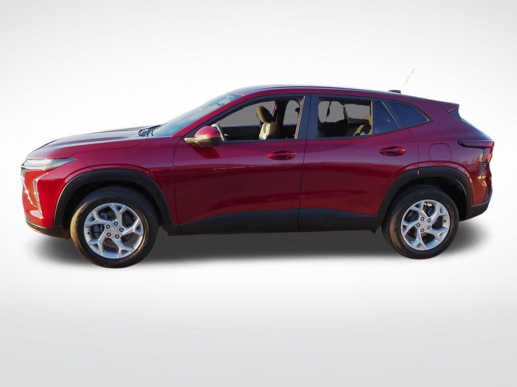 Certified 2024 Chevrolet Trax LS w/ LS Convenience Package image 4