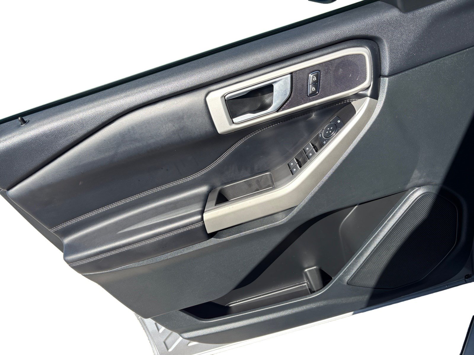 Used 2023 Ford Explorer XLT RWD image 10