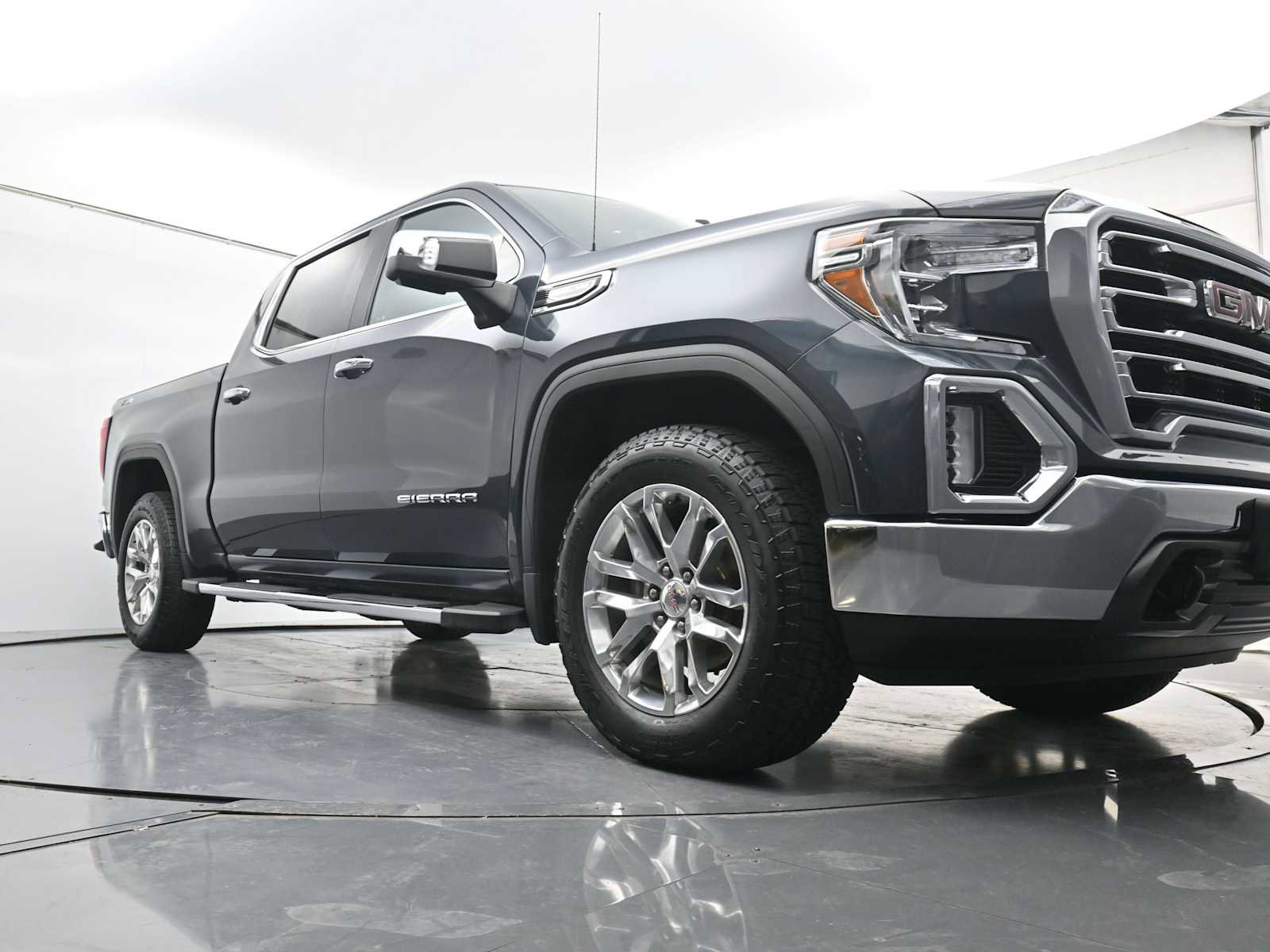 Used 2022 GMC Sierra 1500 SLT w/ SLT Premium Package image 16