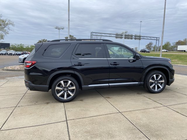 Used 2025 Honda Pilot Elite image 11