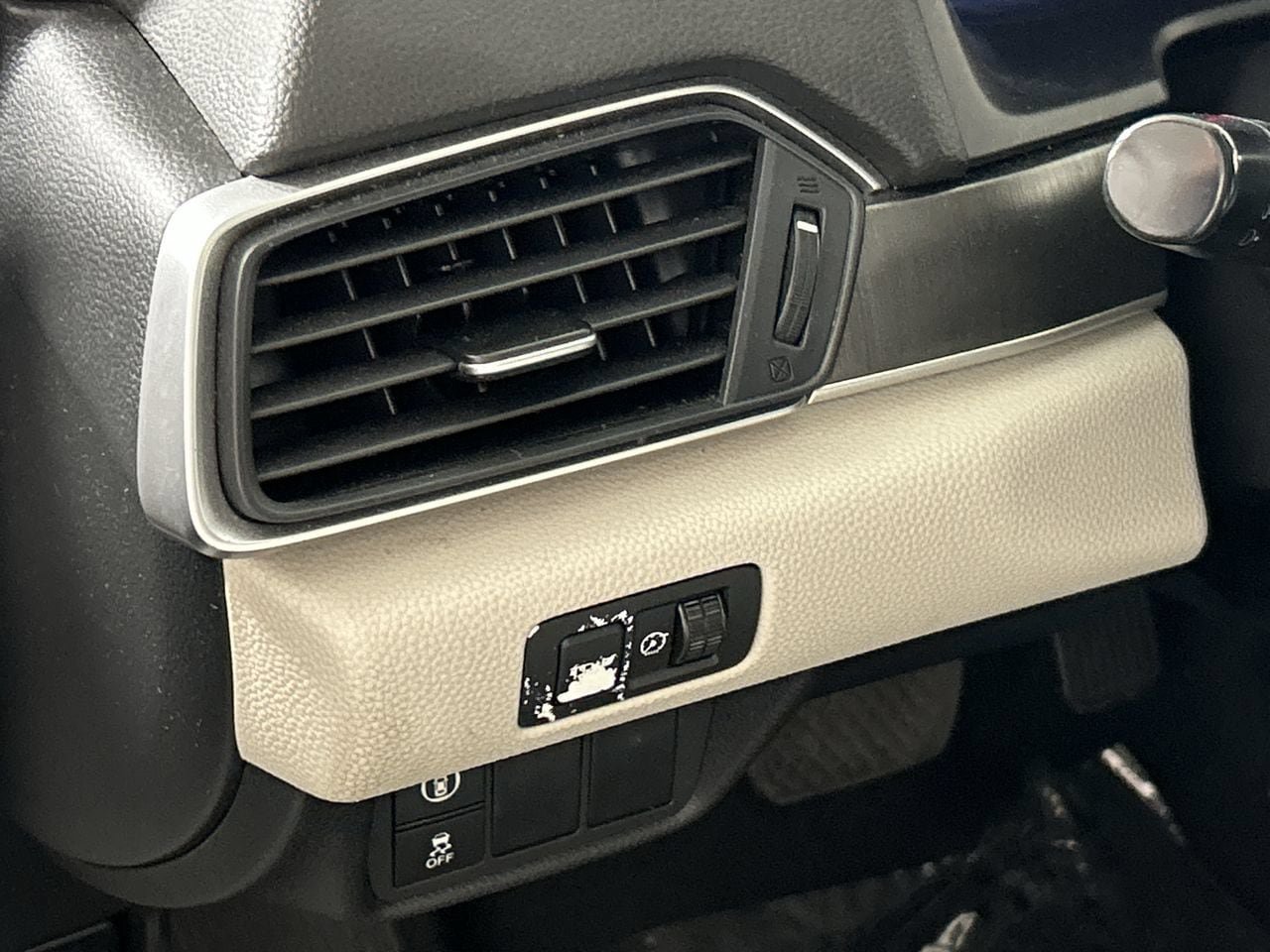 Used 2018 Honda Accord LX image 12