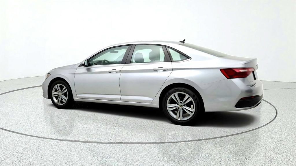 Used 2024 Volkswagen Jetta SE FWD image 7