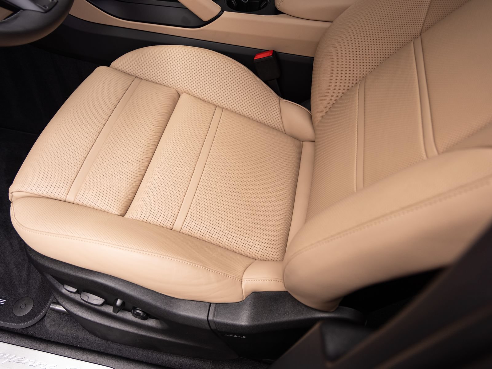 New 2026 Porsche Cayenne S AWD/4WD image 23