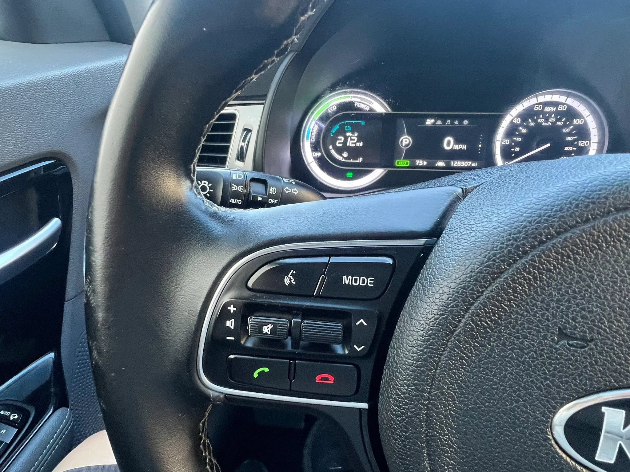 Used 2017 Kia Niro EX FWD image 20