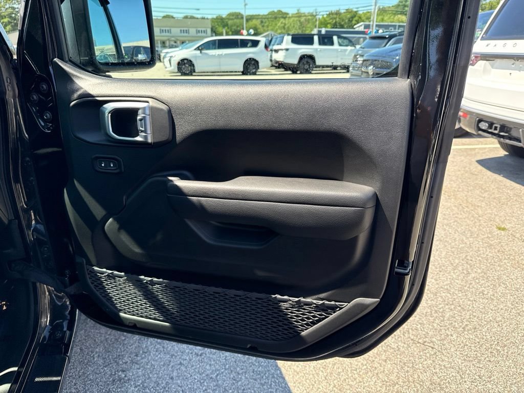 Certified 2023 Jeep Wrangler Sport AWD/4WD image 23