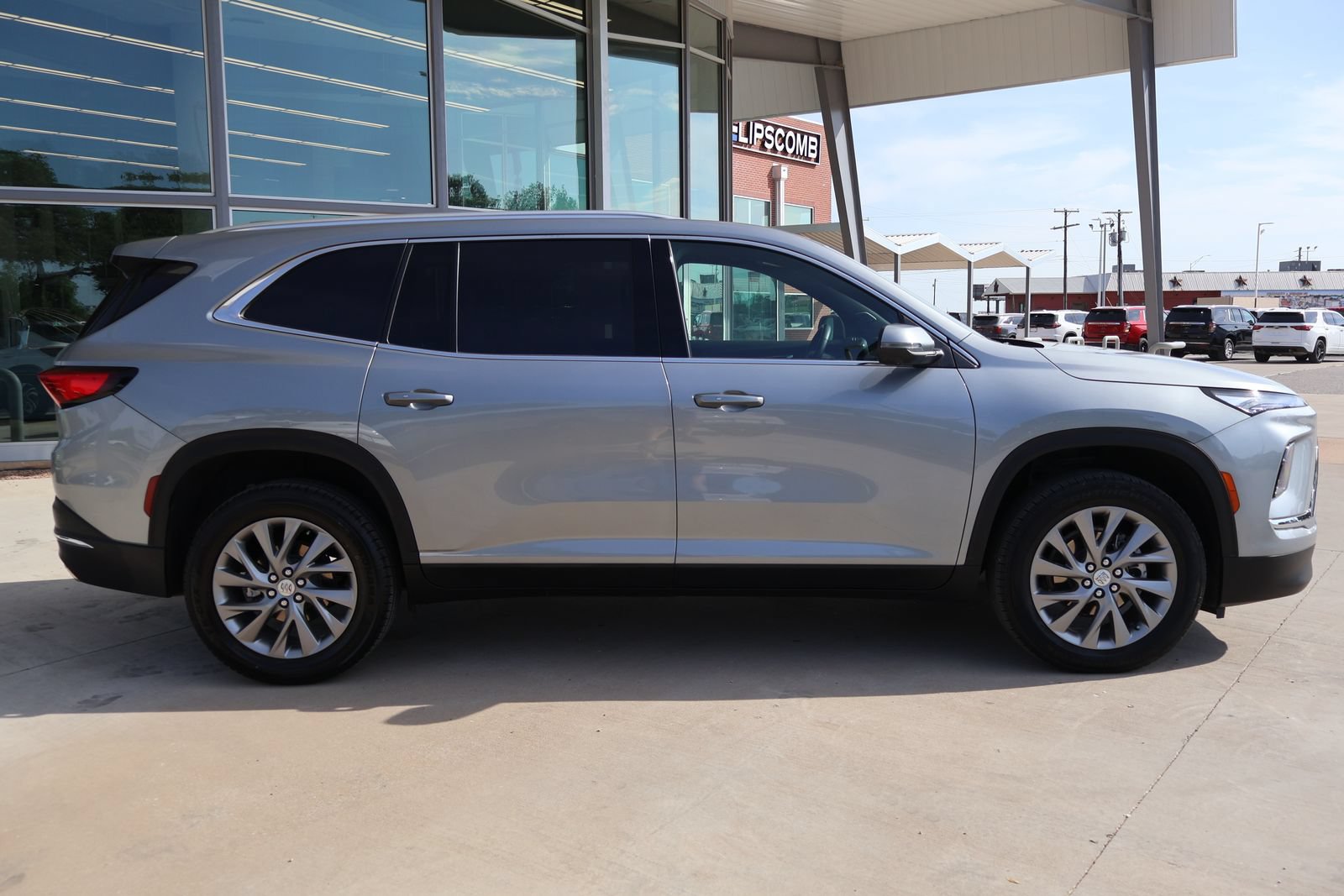 Used 2025 Buick Enclave Preferred FWD image 5