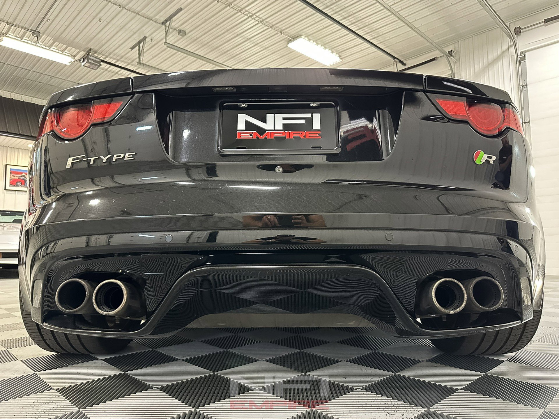 Used 2018 Jaguar F-TYPE R AWD/4WD image 20