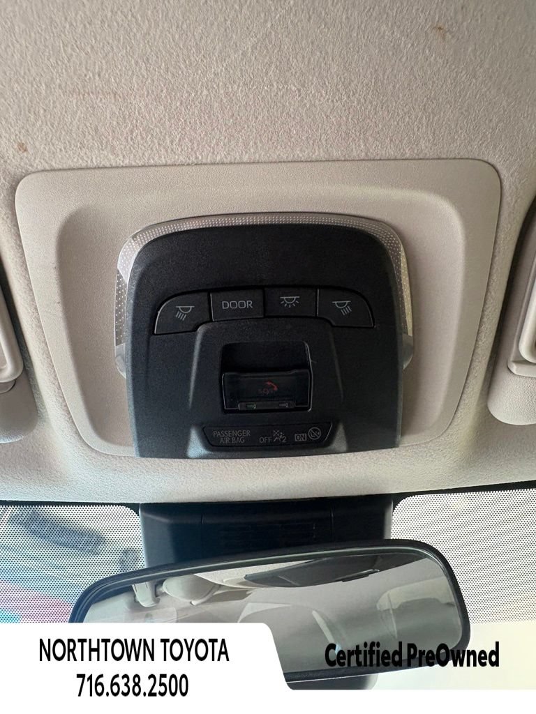 Used 2023 Toyota Corolla LE w/ Carpet Mat Package (TMS) FWD image 29