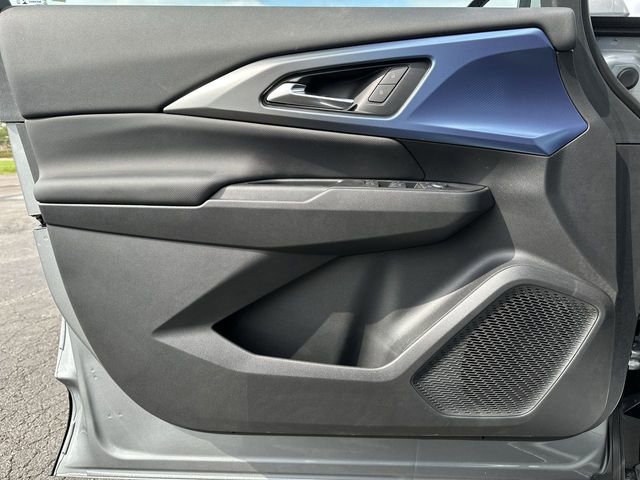 New 2025 Chevrolet Equinox EV LT image 21