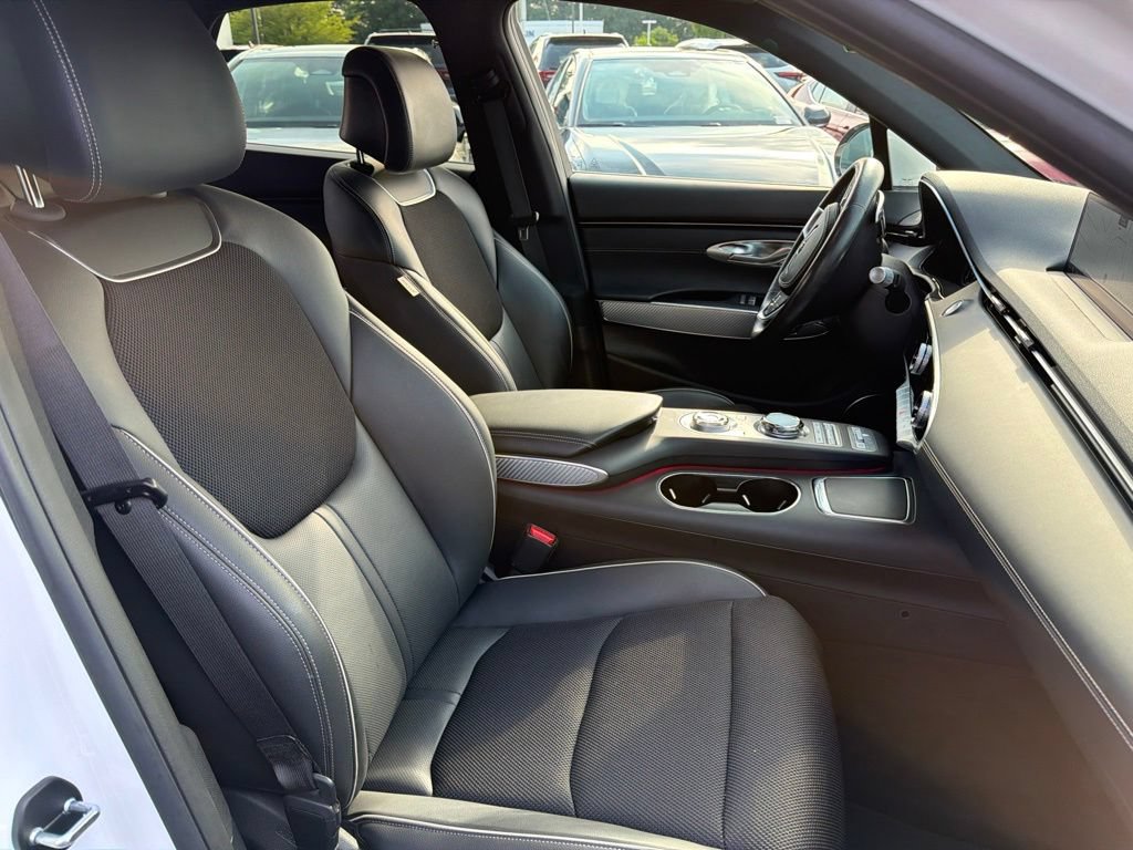 Used 2025 Genesis GV70 3.5T Sport AWD/4WD image 10