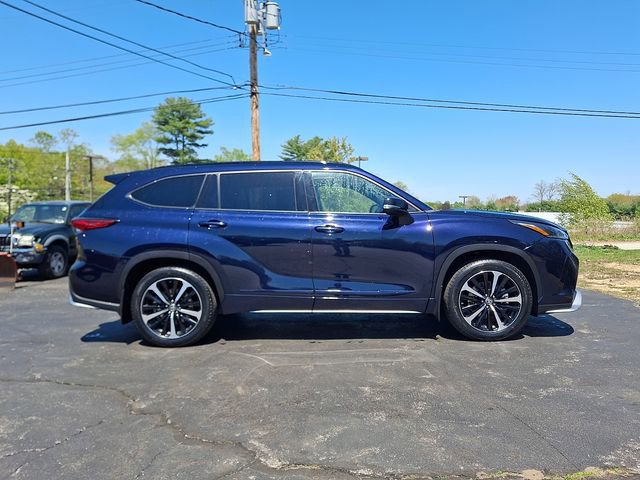 Used 2021 Toyota Highlander XSE AWD/4WD image 7