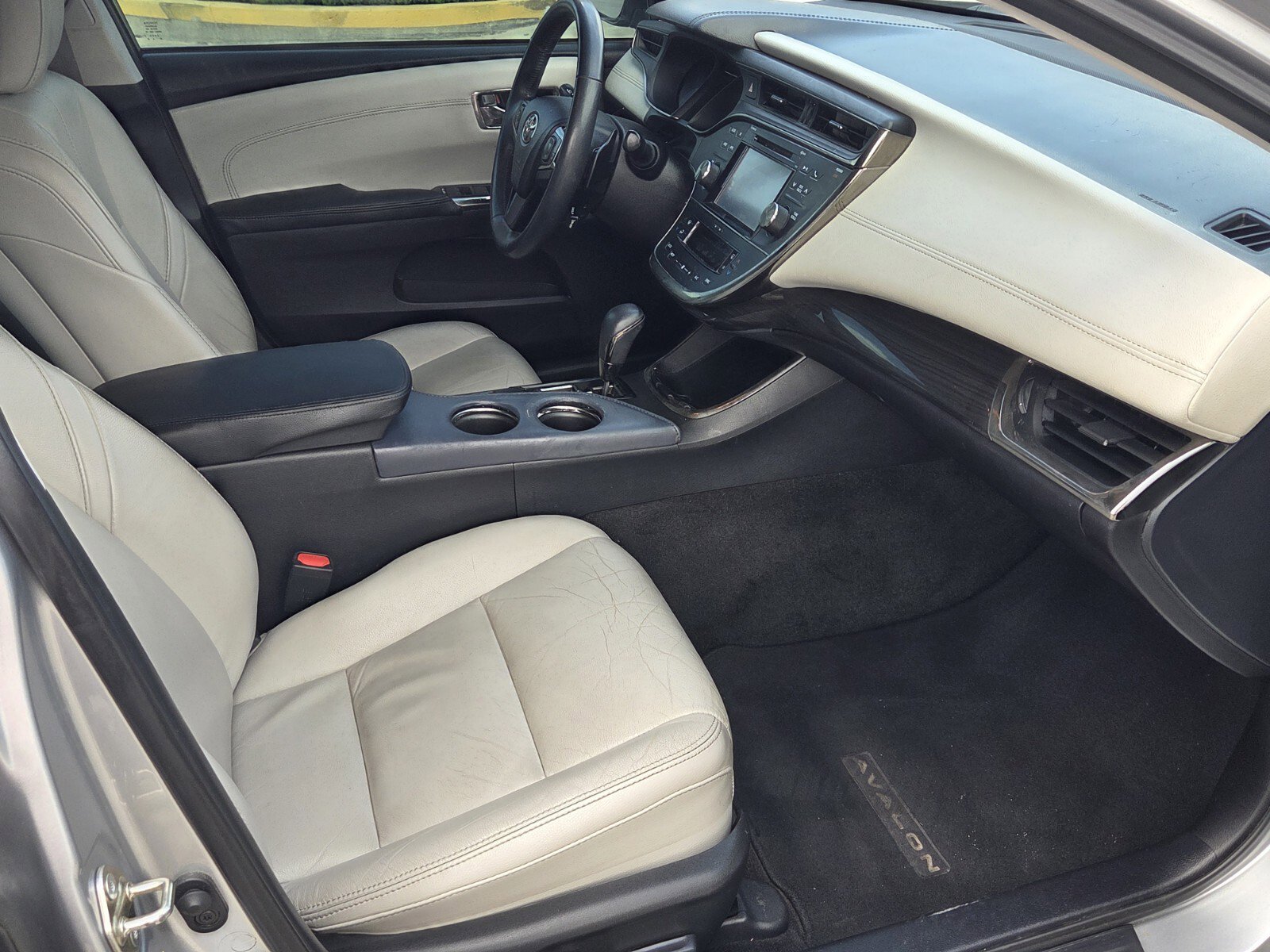 Used 2015 Toyota Avalon XLE Touring FWD image 10