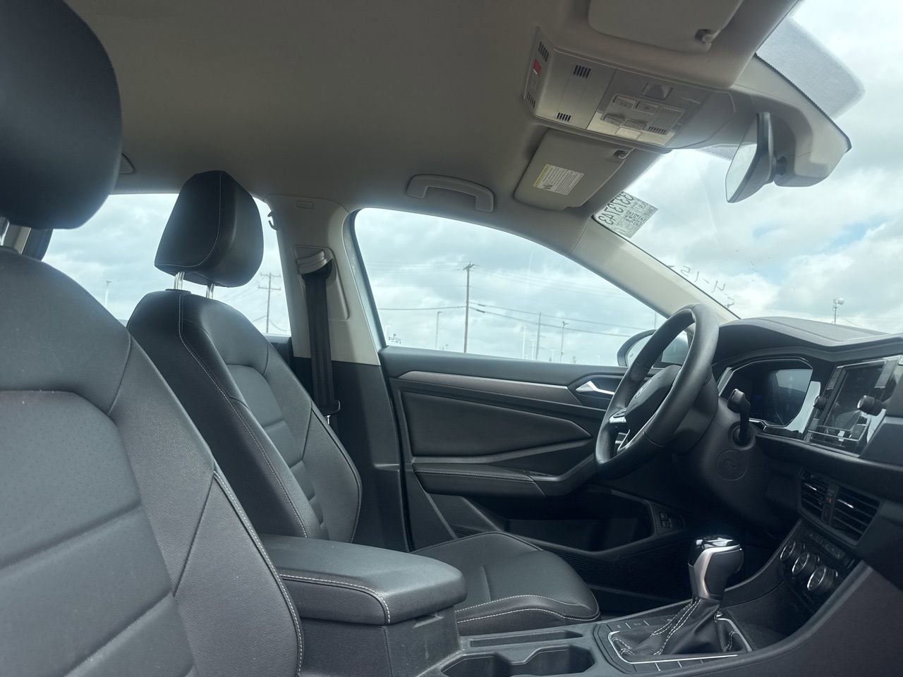 Used 2024 Volkswagen Jetta SE image 21