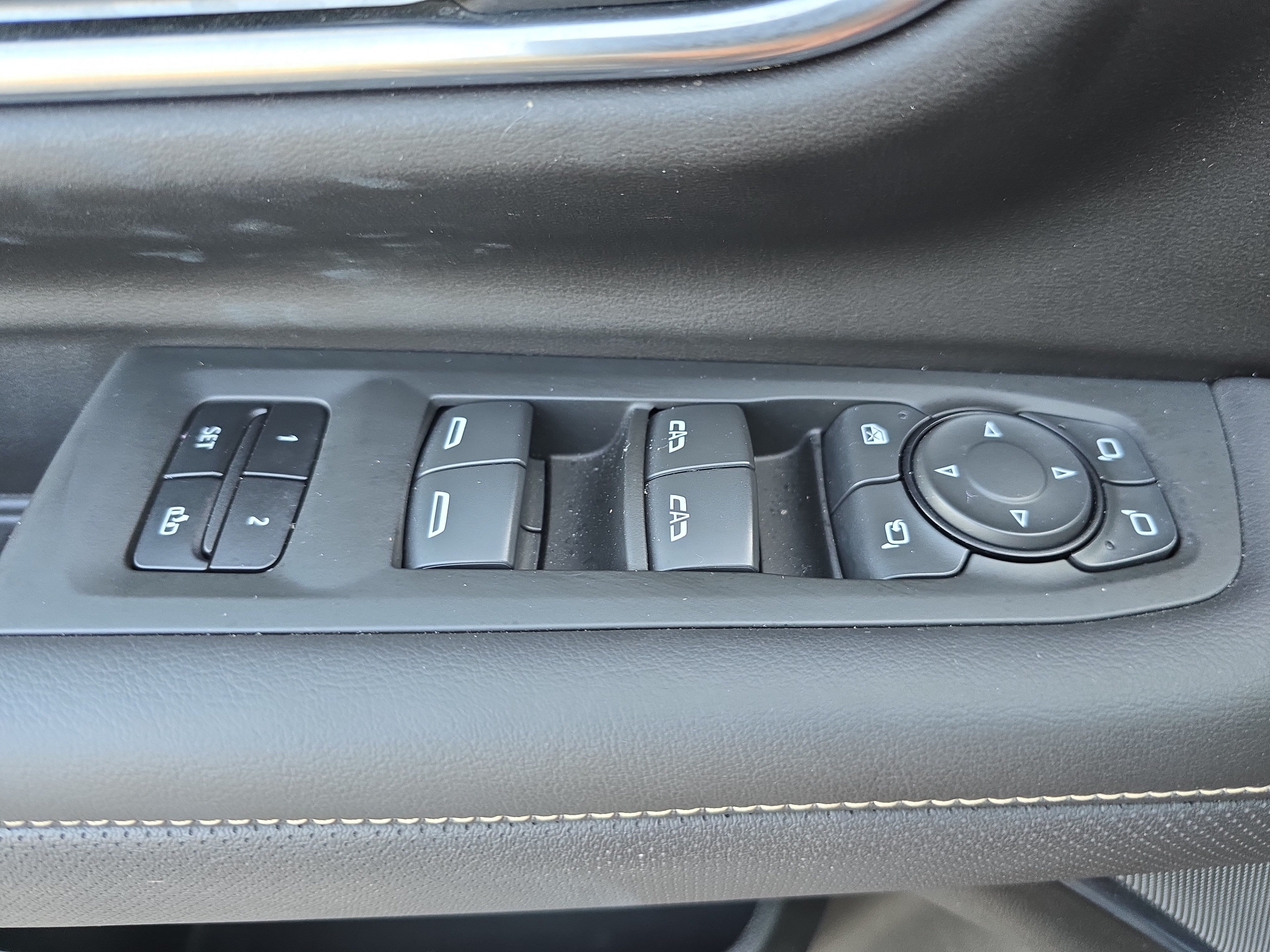 Used 2022 GMC Yukon XL SLT w/ SLT Premium Package AWD/4WD image 29