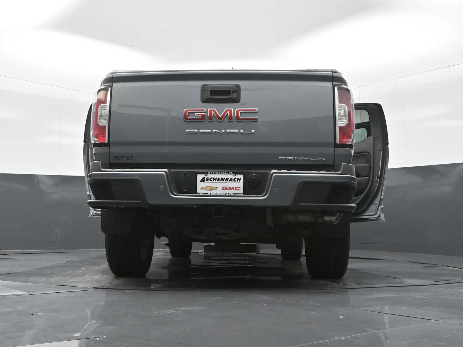Used 2022 GMC Canyon Denali image 35