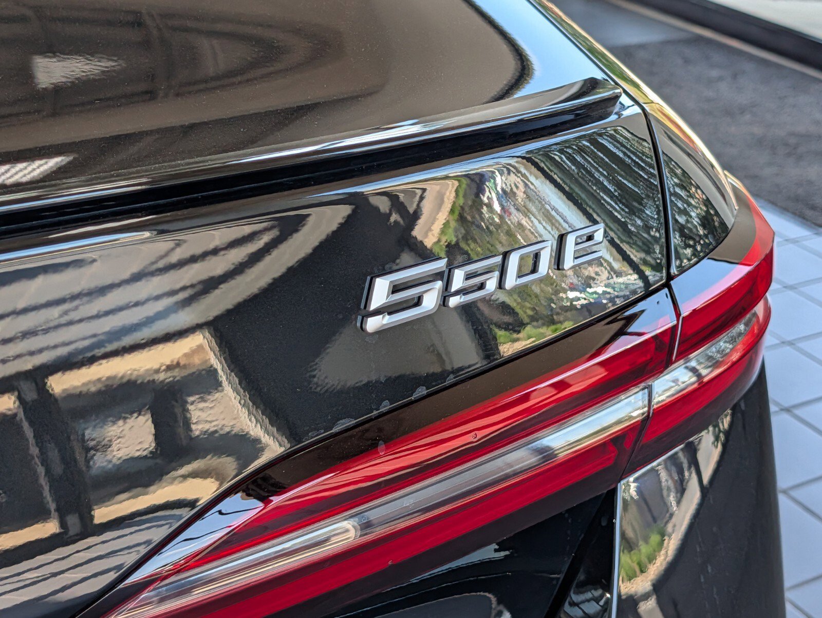 New 2027 BMW 550e xDrive AWD/4WD image 4