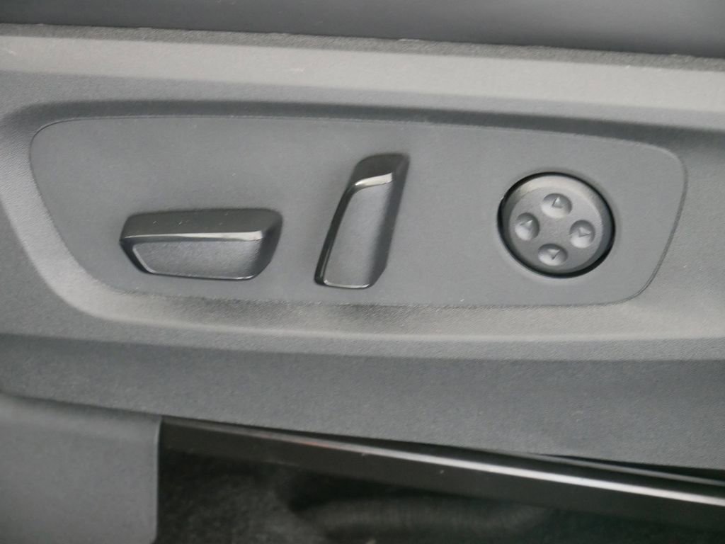 New 2026 INFINITI QX60 Luxe w/ Cargo Package image 13