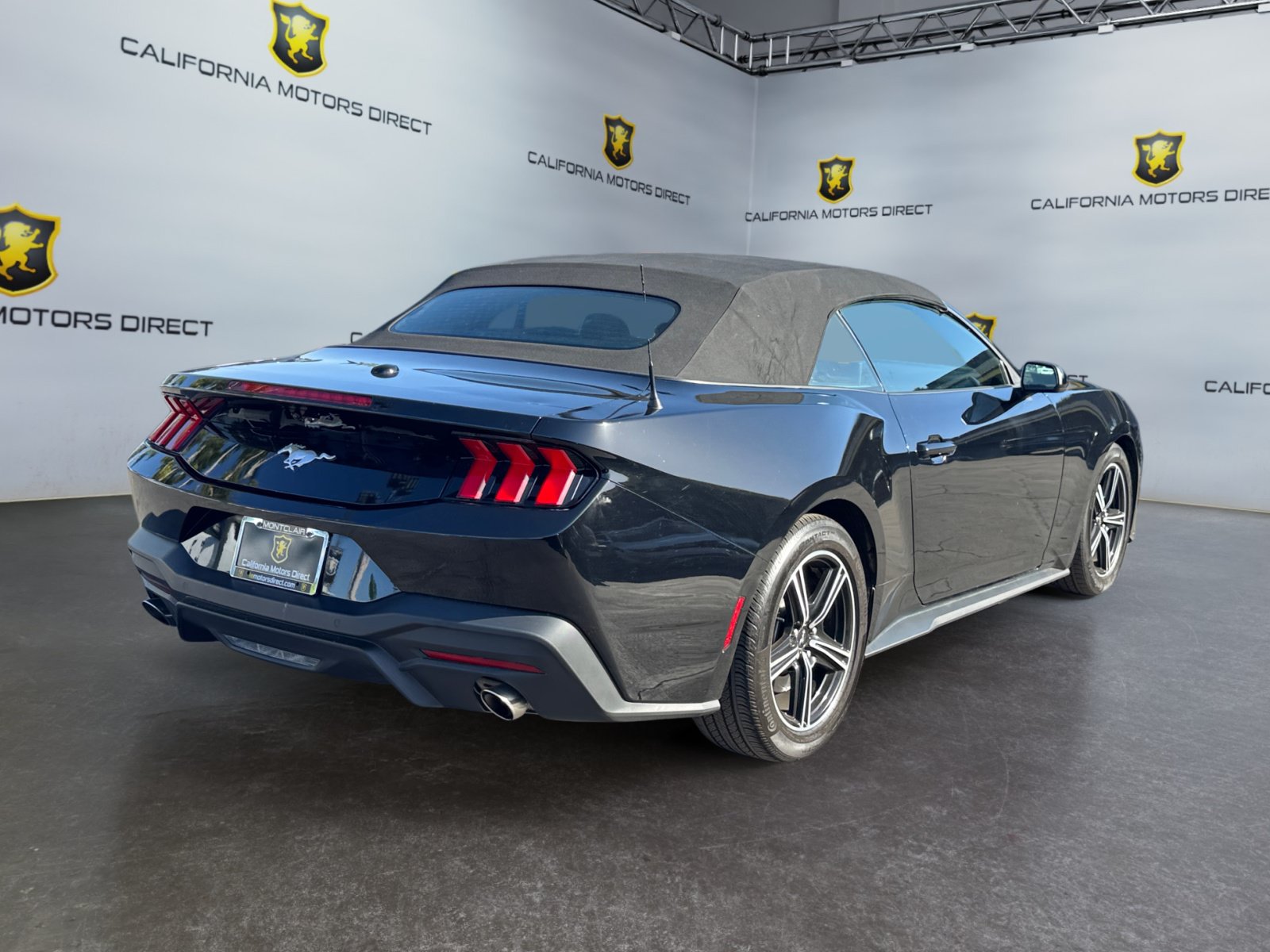 Used 2025 Ford Mustang Convertible RWD image 5
