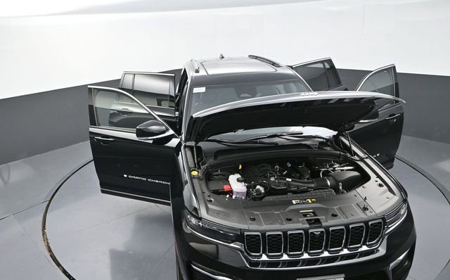 New 2025 Jeep Grand Cherokee Limited w/ Luxury Tech Group II image 29