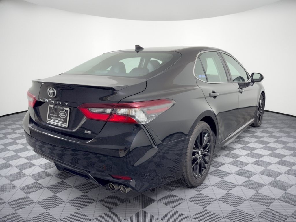 Used 2024 Toyota Camry SE FWD image 9