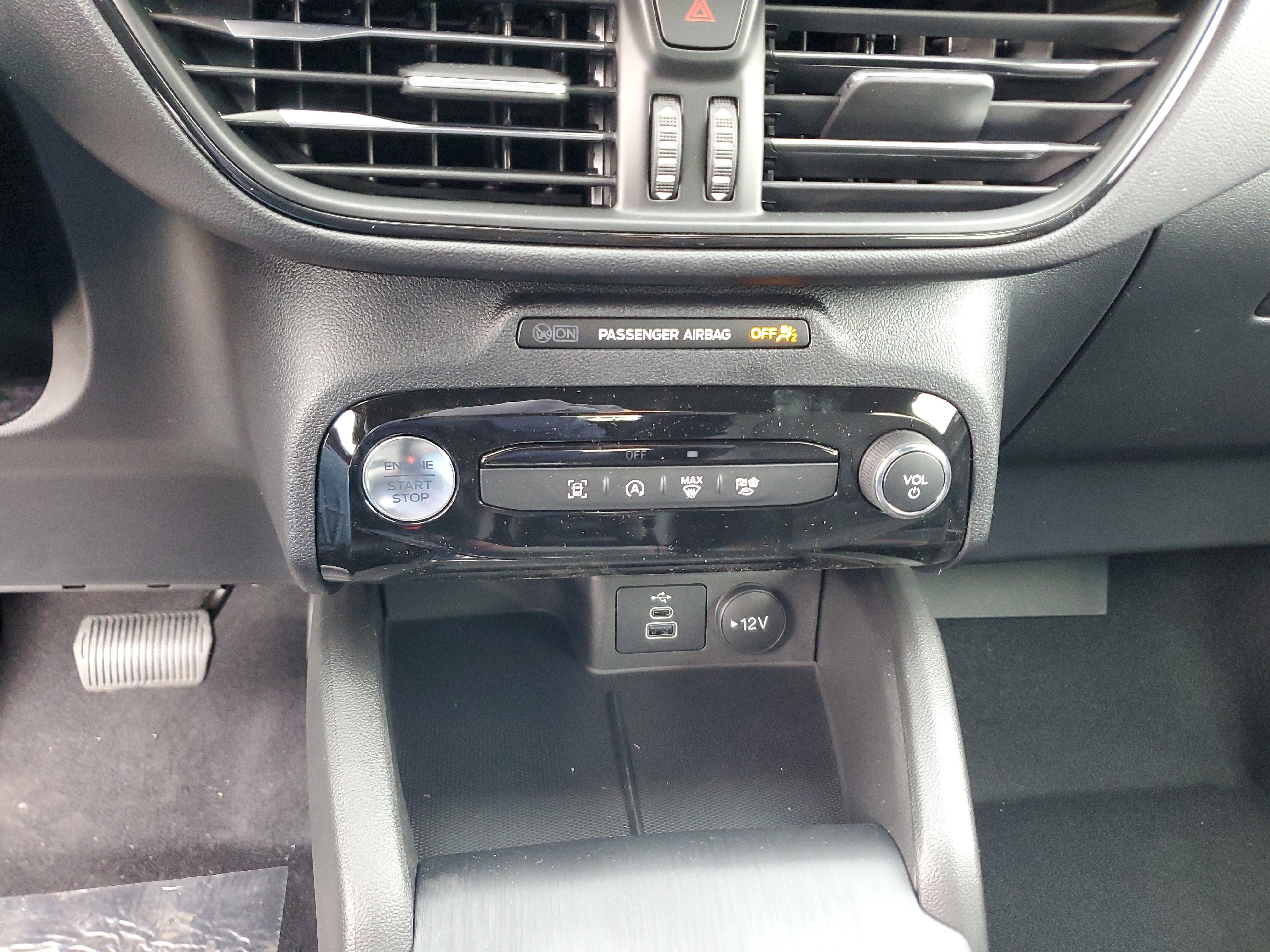 New 2026 Ford Escape ST-Line w/ Tech Pack #1 image 17