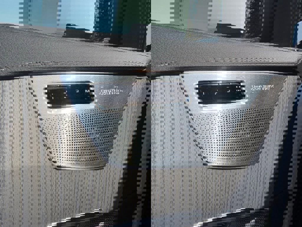 Used 2024 Volvo XC90 T8 Ultimate w/ Lounge Package image 11