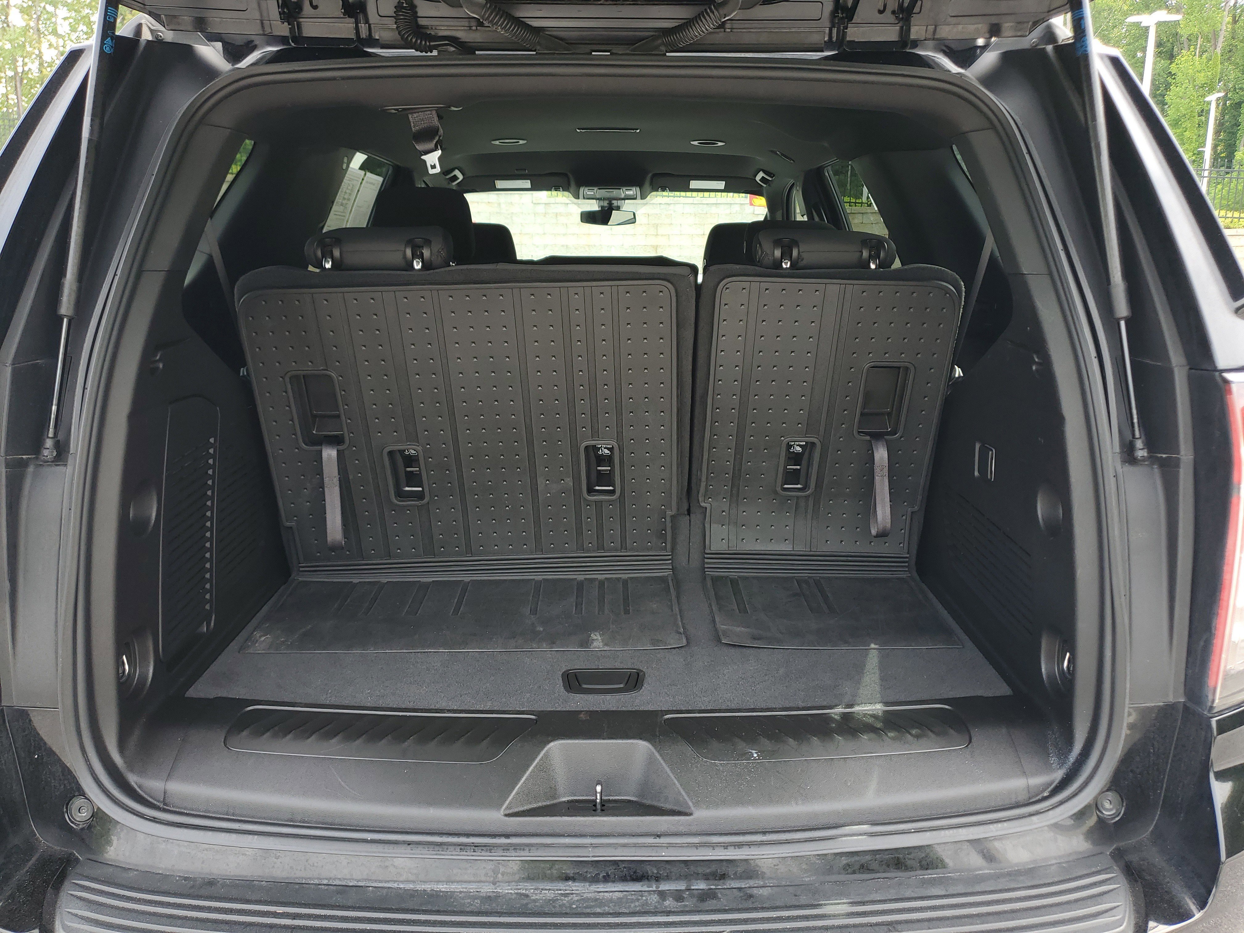 Used 2022 Chevrolet Tahoe LS RWD image 9