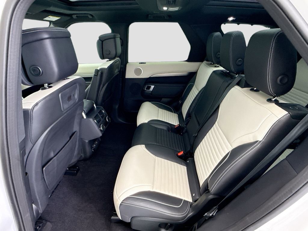 Used 2024 Land Rover Discovery Dynamic SE image 20
