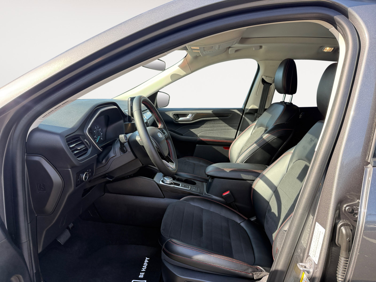 Used 2022 Ford Escape SEL w/ SEL Stealth AWD Package image 10