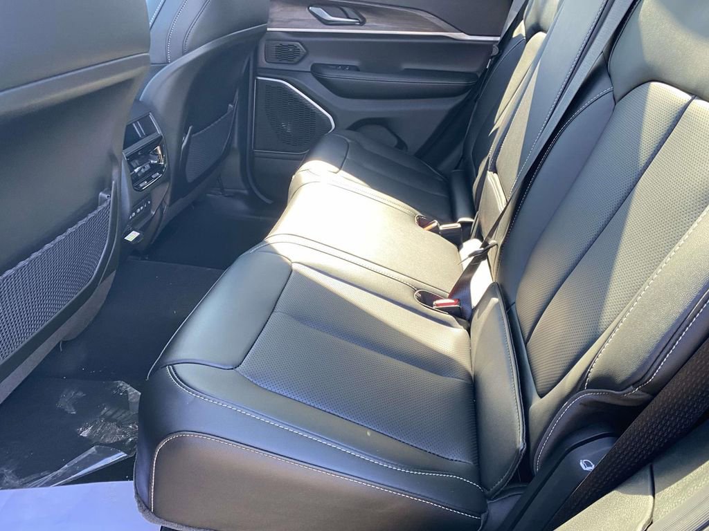 New 2026 Jeep Grand Cherokee Limited w/ Luxury Tech Group II image 9