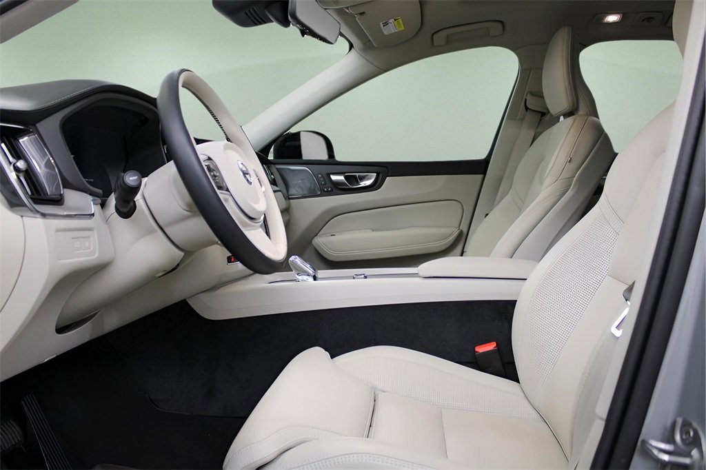 Certified 2025 Volvo XC60 T8 Ultra w/ Protection Package Premier image 2