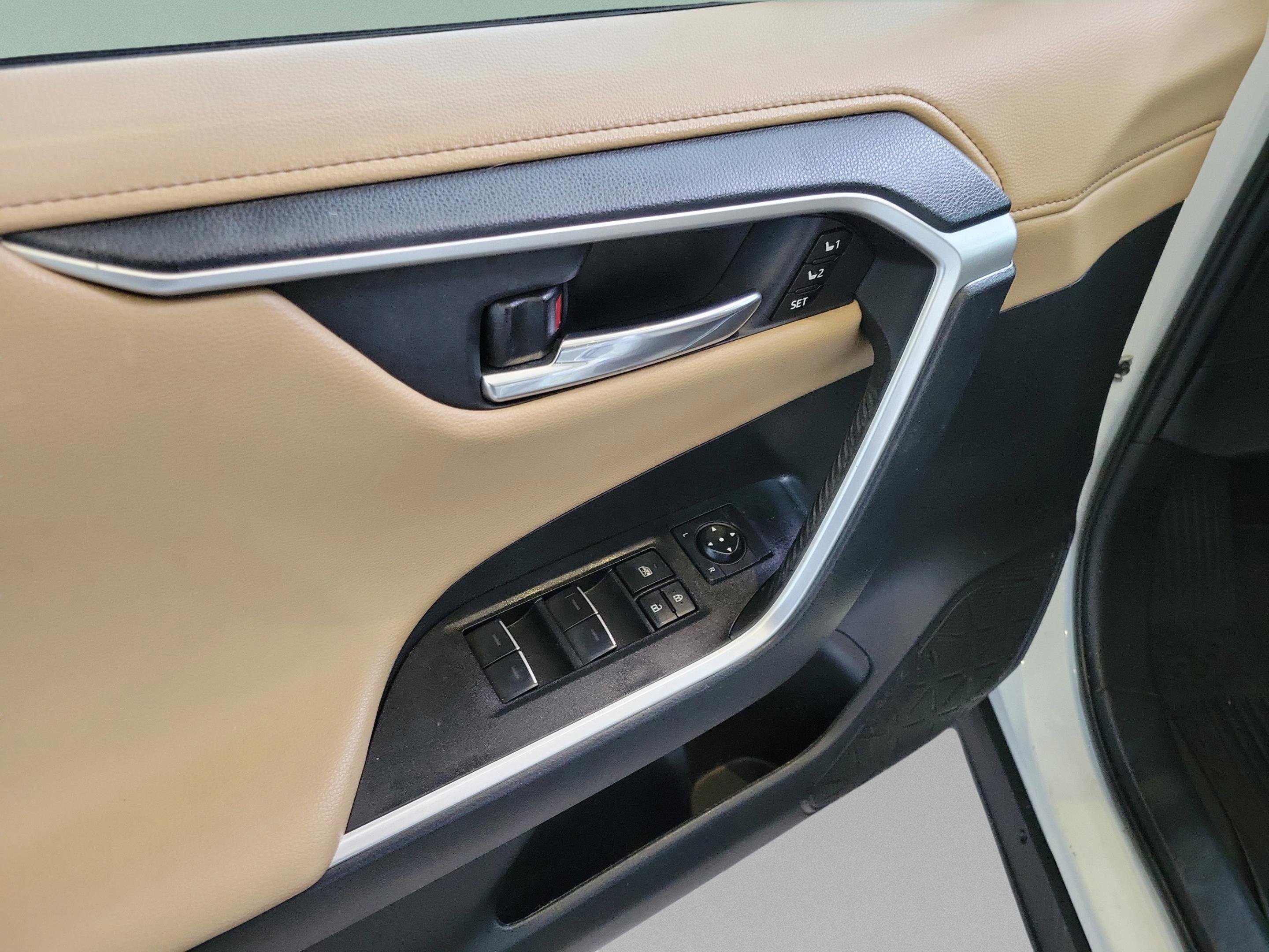 Used 2024 Toyota RAV4 Limited w/ Weather Package image 7