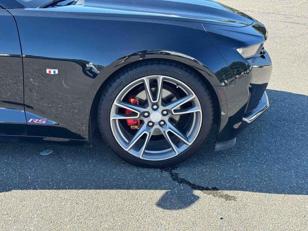 Used 2019 Chevrolet Camaro LT w/ RS Package RWD image 9