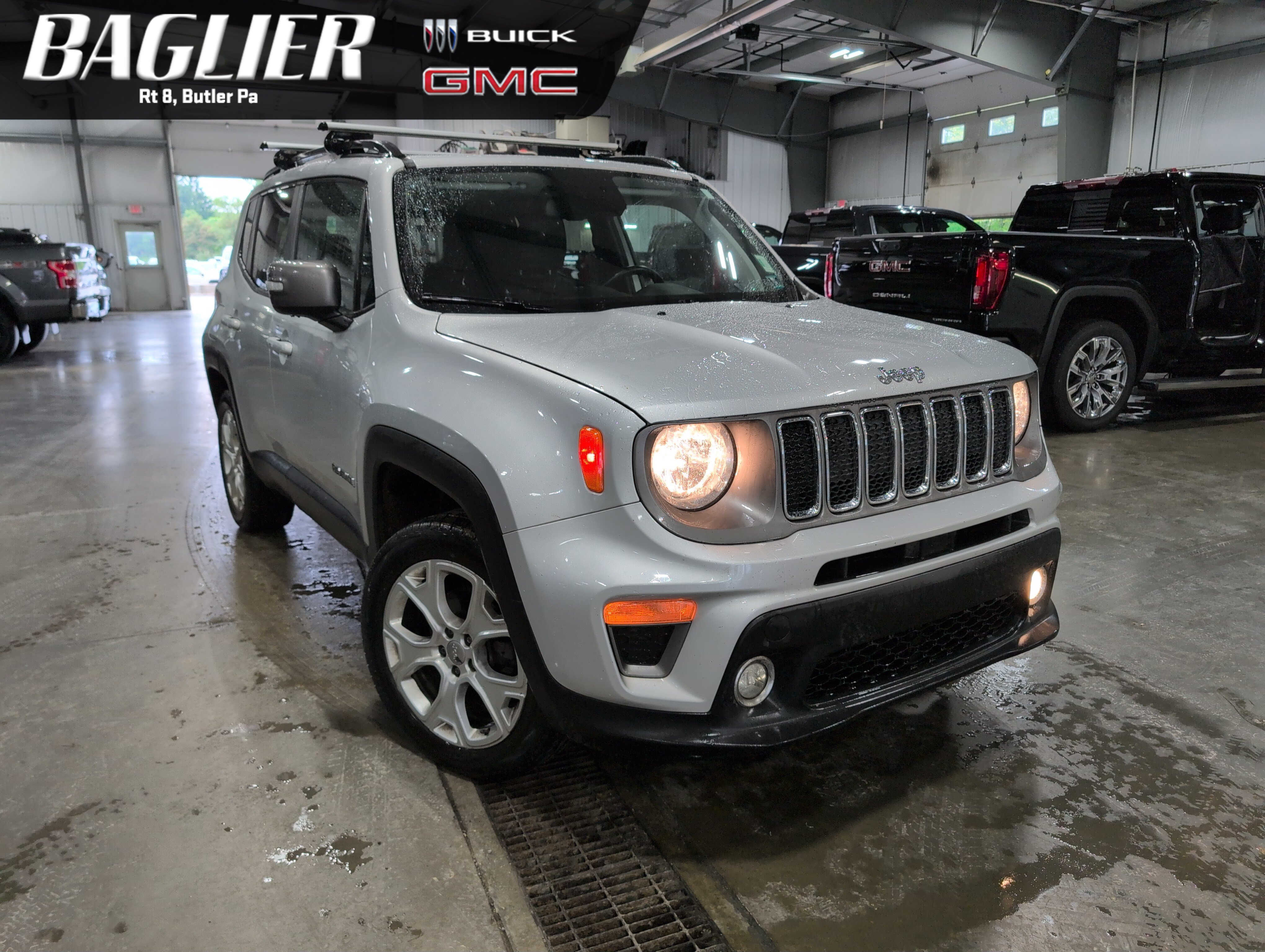 Used 2019 Jeep Renegade Limited w/ UConnect 8.4 Nav Group
