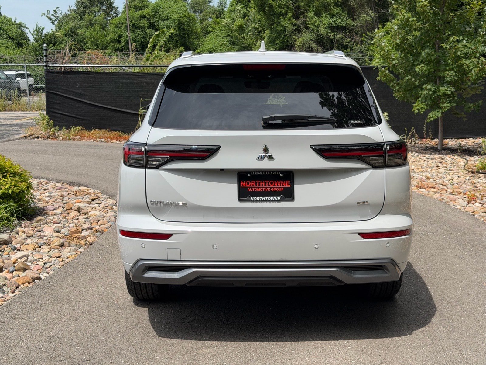 New 2026 Mitsubishi Outlander SEL AWD/4WD image 4