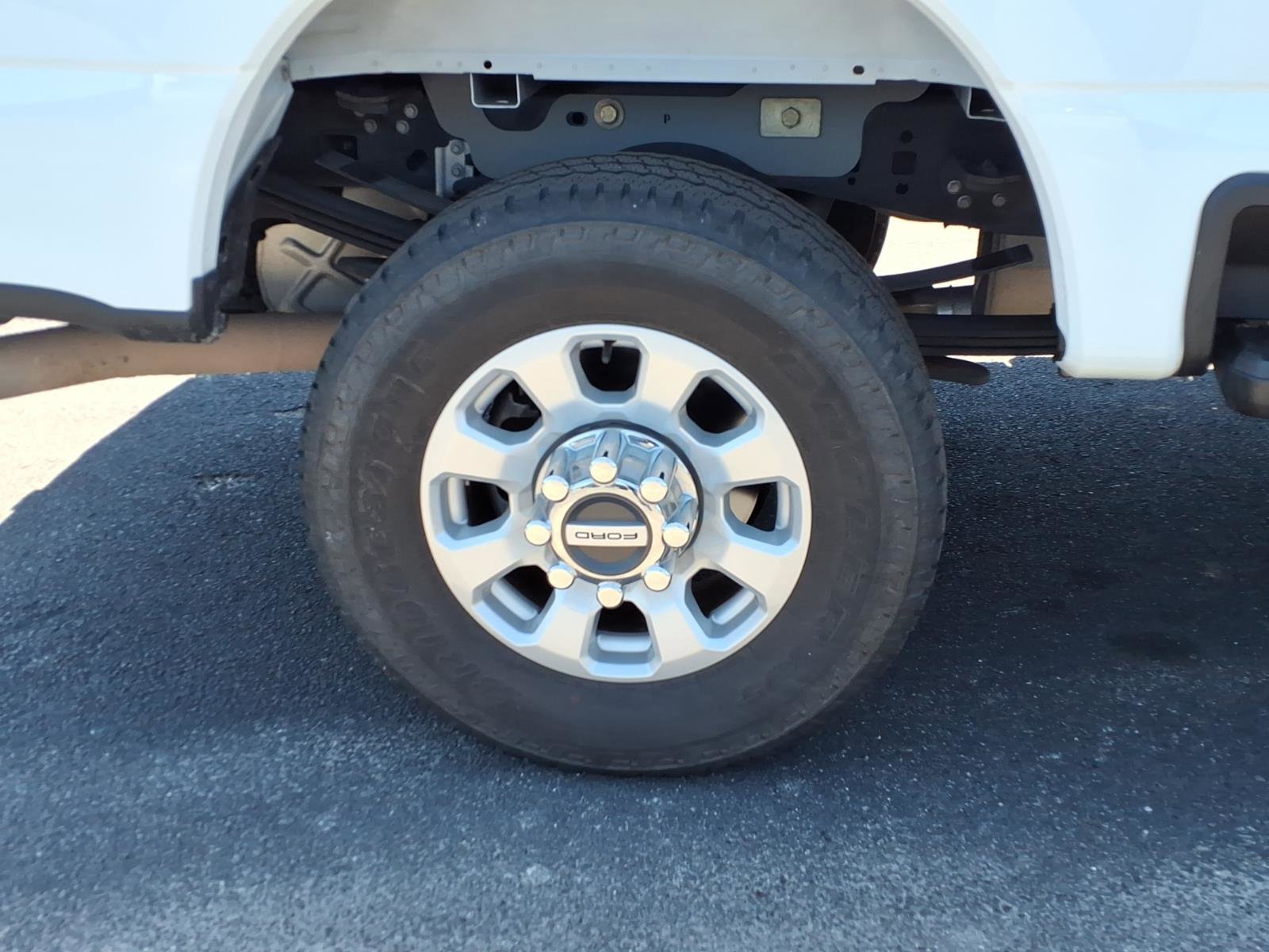 Used 2023 Ford F350 XLT w/ FX4 Off-Road Package AWD/4WD image 19